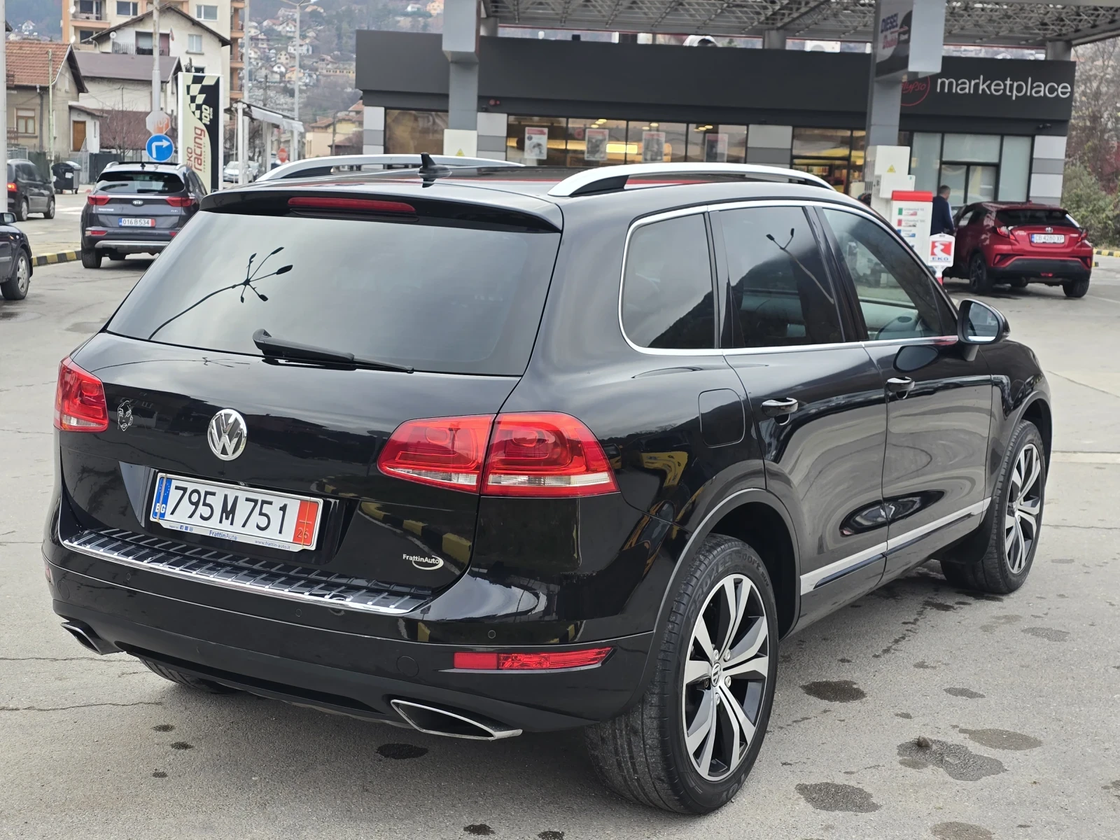 VW Touareg Топ  състояние 3.0 д. - изображение 5