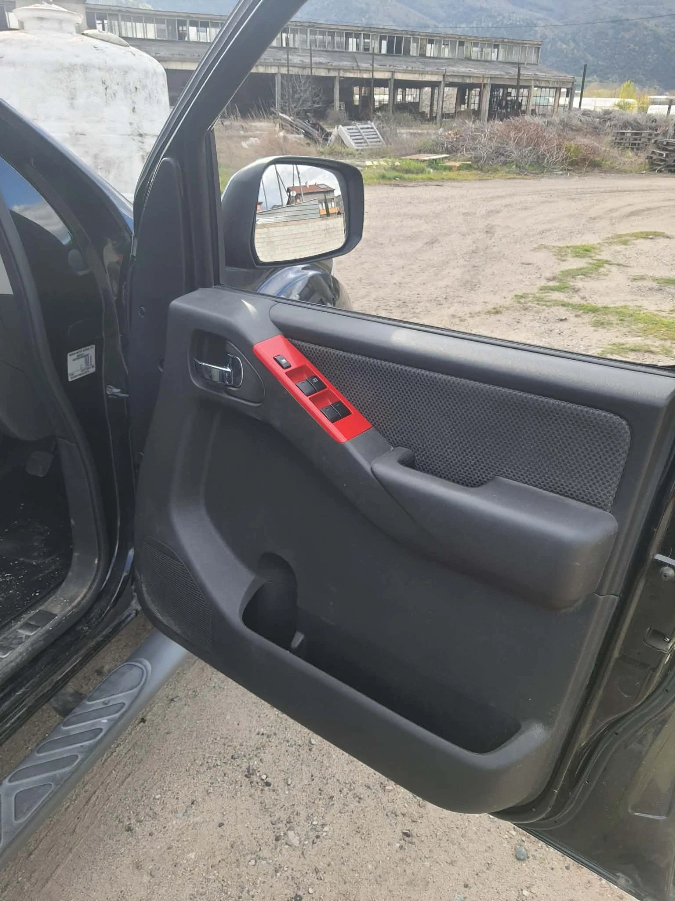 Nissan Navara Пикап, снимка 8 - Автомобили и джипове - 54114850