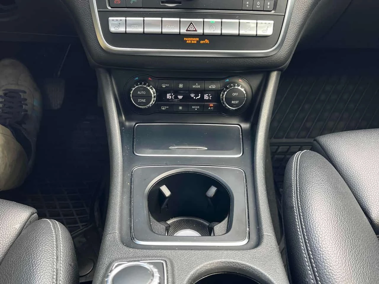 Mercedes-Benz GLA 250  CARFAX, снимка 17 - Автомобили и джипове - 54663388