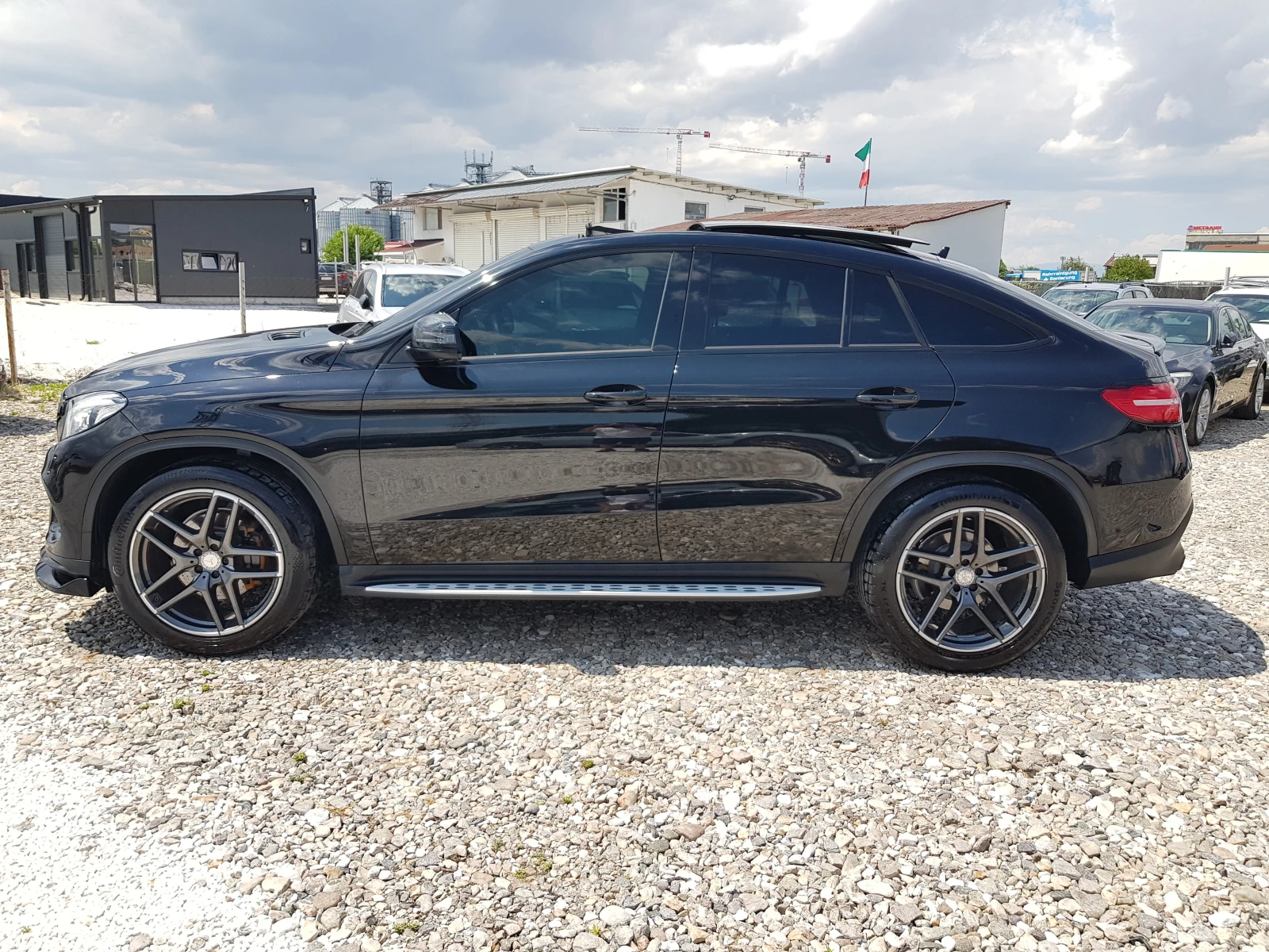 Mercedes-Benz GLE 350 D 4matic AMG КУПЕ/ПАНОРАМА/ОБДУХВАНЕ/ДИСТРОНИК, снимка 8 - Автомобили и джипове - 55154283