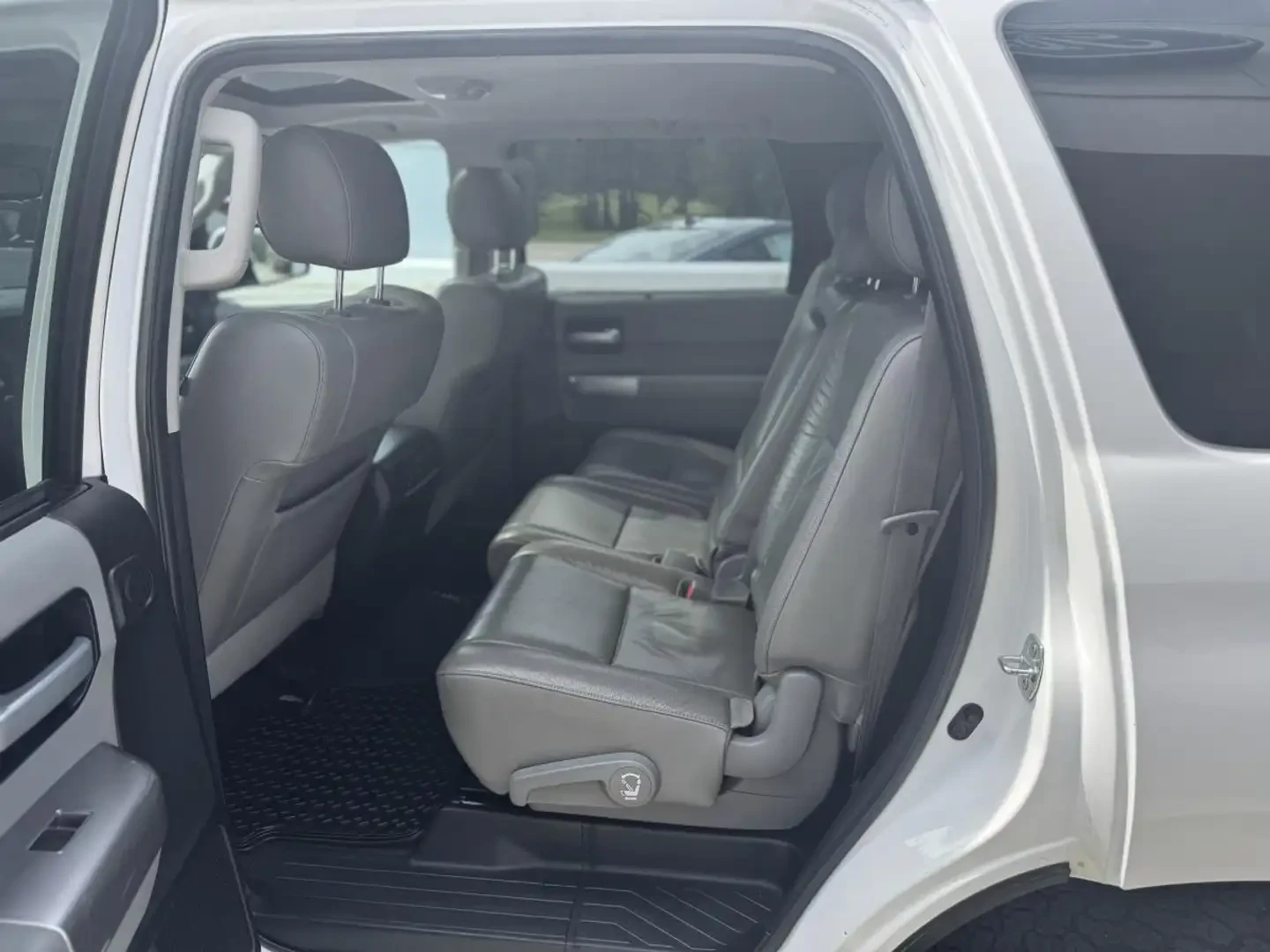 Toyota Sequoia 5.7* V8* LIMITED* �������* ������* JBL*  | Mobile.bg � ����������� 13