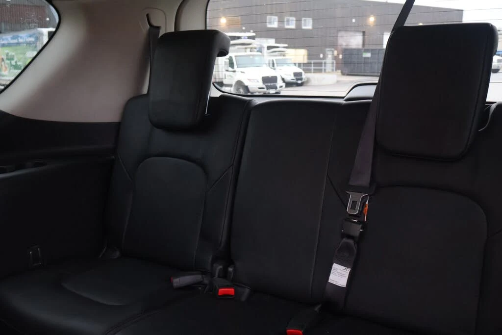 Nissan Armada 5.6 V8 AWD* PLATINUM* 360 КАМЕРИ* КРАЙНА ЦЕНА* , снимка 14 - Автомобили и джипове - 56621589