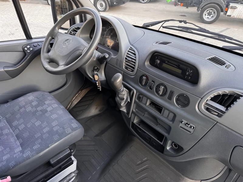 Mercedes-Benz Sprinter 313CDI Клима 3.24м., снимка 9 - Бусове и автобуси - 47882162