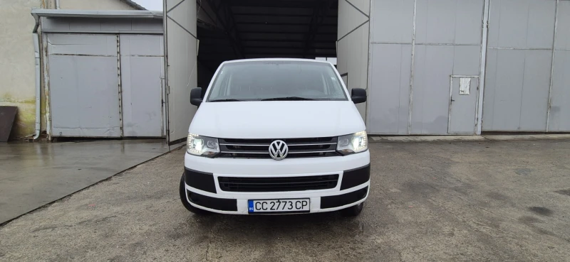 VW T5, снимка 1 - Бусове и автобуси - 48498990