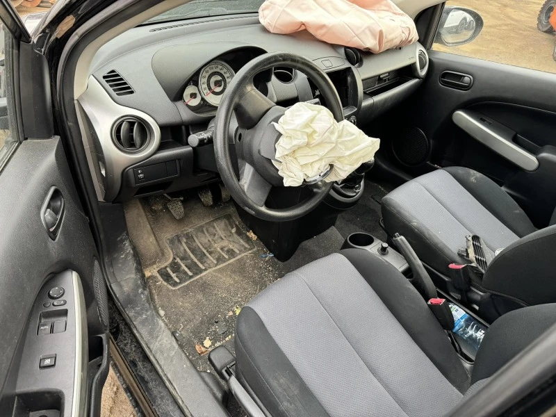 Mazda 2 1.4, снимка 6 - Автомобили и джипове - 43868247