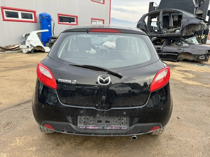 Mazda 2 1.4, снимка 4 - Автомобили и джипове - 43868247