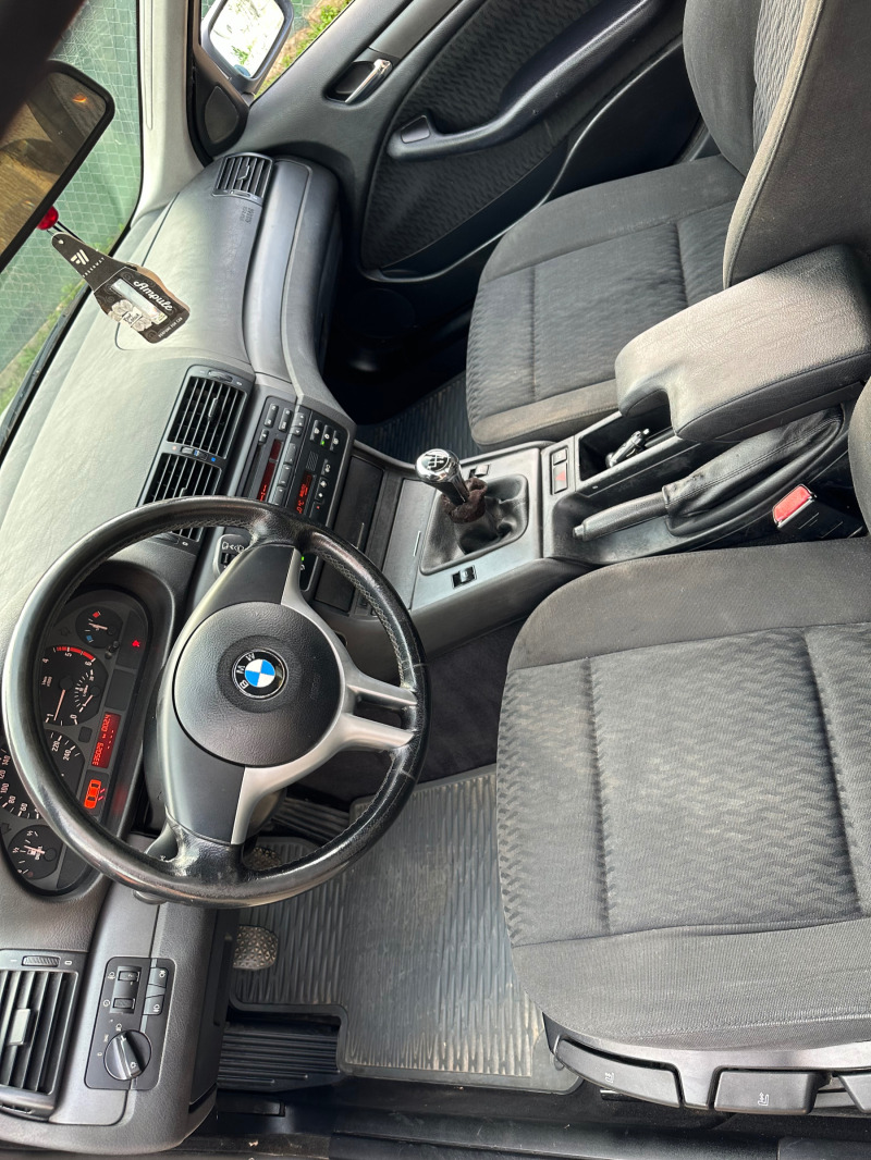 BMW 320, снимка 9 - Автомобили и джипове - 45485743