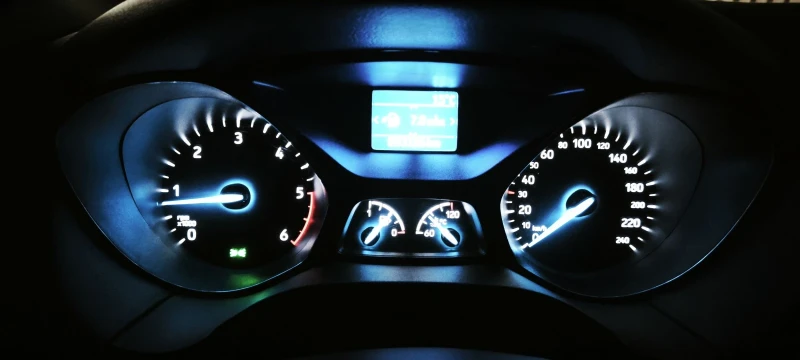 Ford Focus 1.5TDCI 90 000км. Нов!!!, снимка 10 - Автомобили и джипове - 50738560