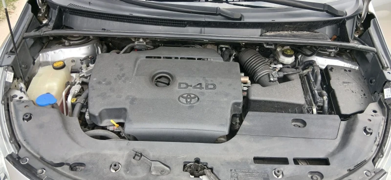 Toyota Verso 2.0 D-4D Active, снимка 16 - Автомобили и джипове - 51845358