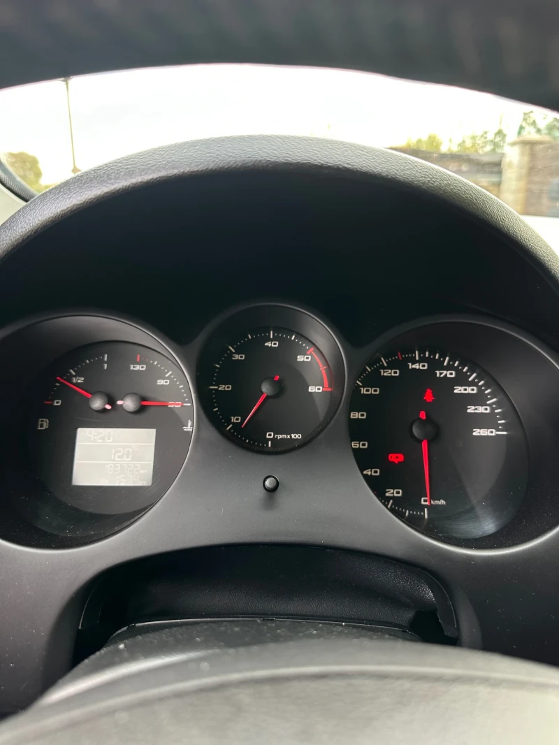 Seat Altea XL COPA CHILI 1.6tdi Facelift, снимка 10 - Автомобили и джипове - 52102511