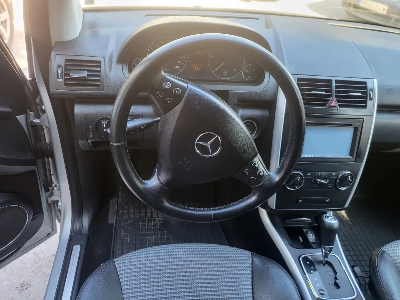 Mercedes-Benz A 180, снимка 6 - Автомобили и джипове - 52639427
