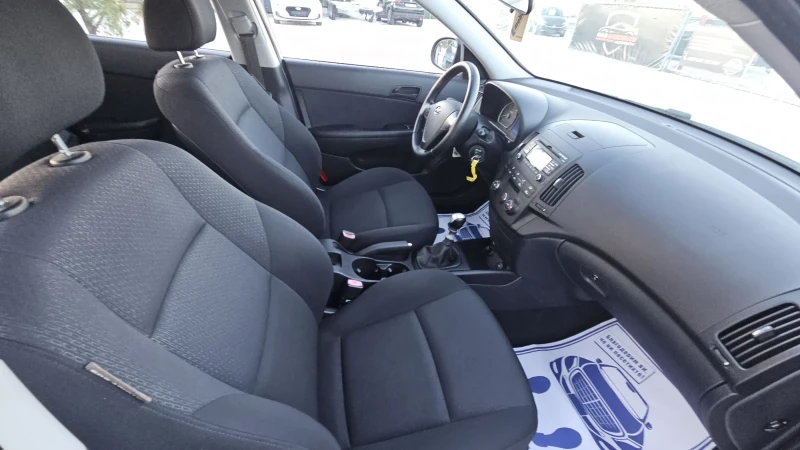 Hyundai I30 1.6CRDI.160000км.ТОПсъстояние, снимка 14 - Автомобили и джипове - 52171127