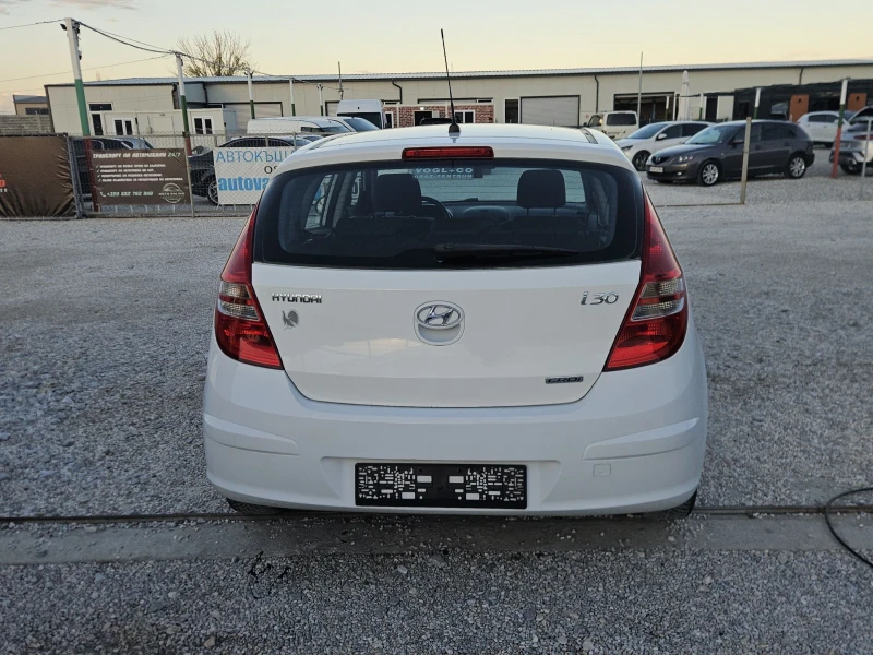 Hyundai I30 1.6CRDI.160000км.ТОПсъстояние, снимка 6 - Автомобили и джипове - 52171127