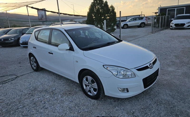 Hyundai I30 1.6CRDI.160000км.ТОПсъстояние, снимка 3 - Автомобили и джипове - 52171127