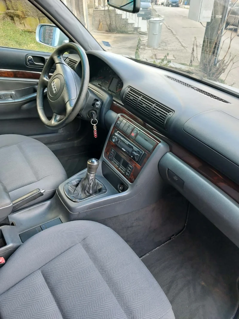 Audi A4, снимка 8 - Автомобили и джипове - 52956011