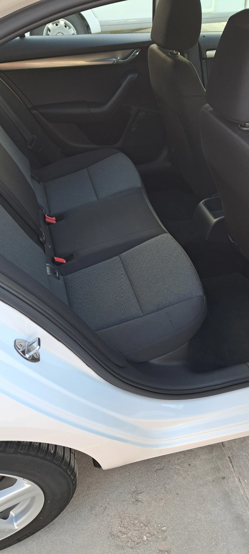 Skoda Octavia 1, 6 TDI, снимка 11 - Автомобили и джипове - 52977030