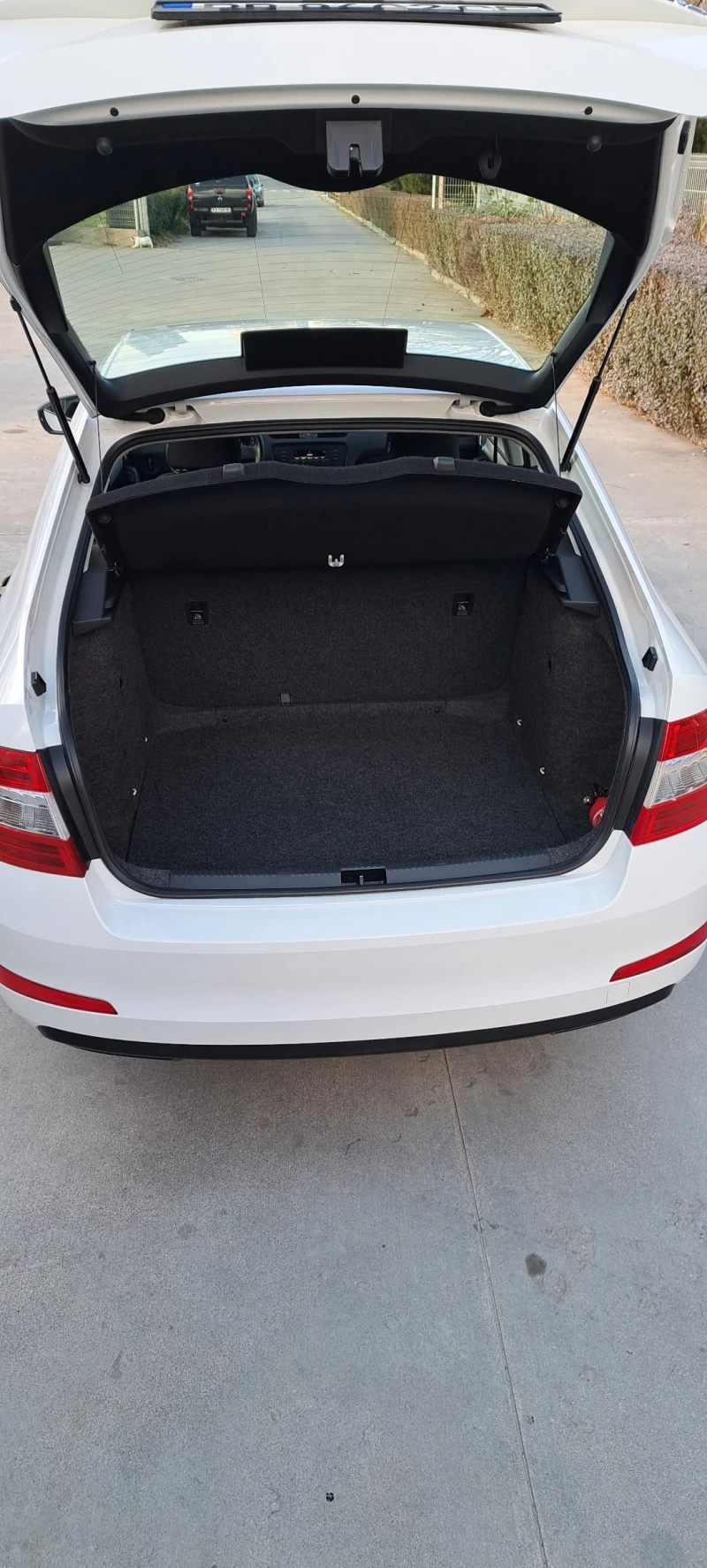 Skoda Octavia 1, 6 TDI, снимка 8 - Автомобили и джипове - 52977030