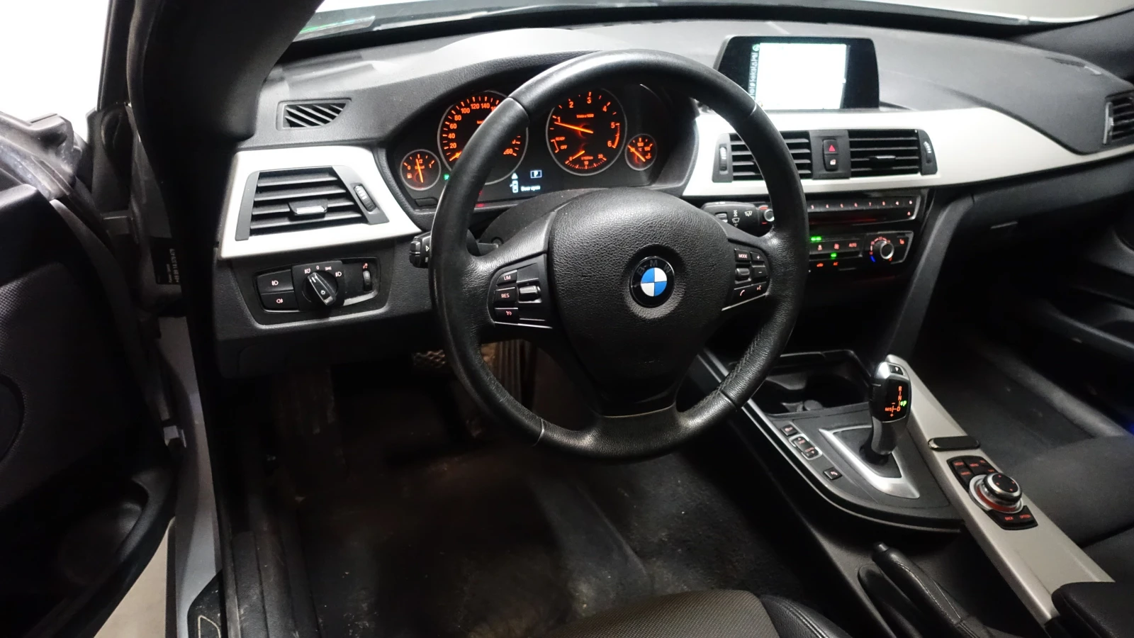 BMW 318 GT Gran Turismo AUT LED NAVI PDC KEYLESS - изображение 10
