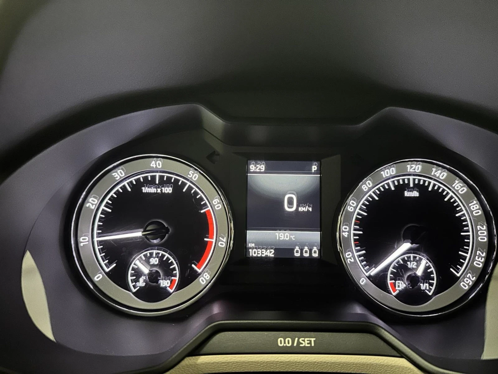 Skoda Octavia 1.5 TSI - изображение 9