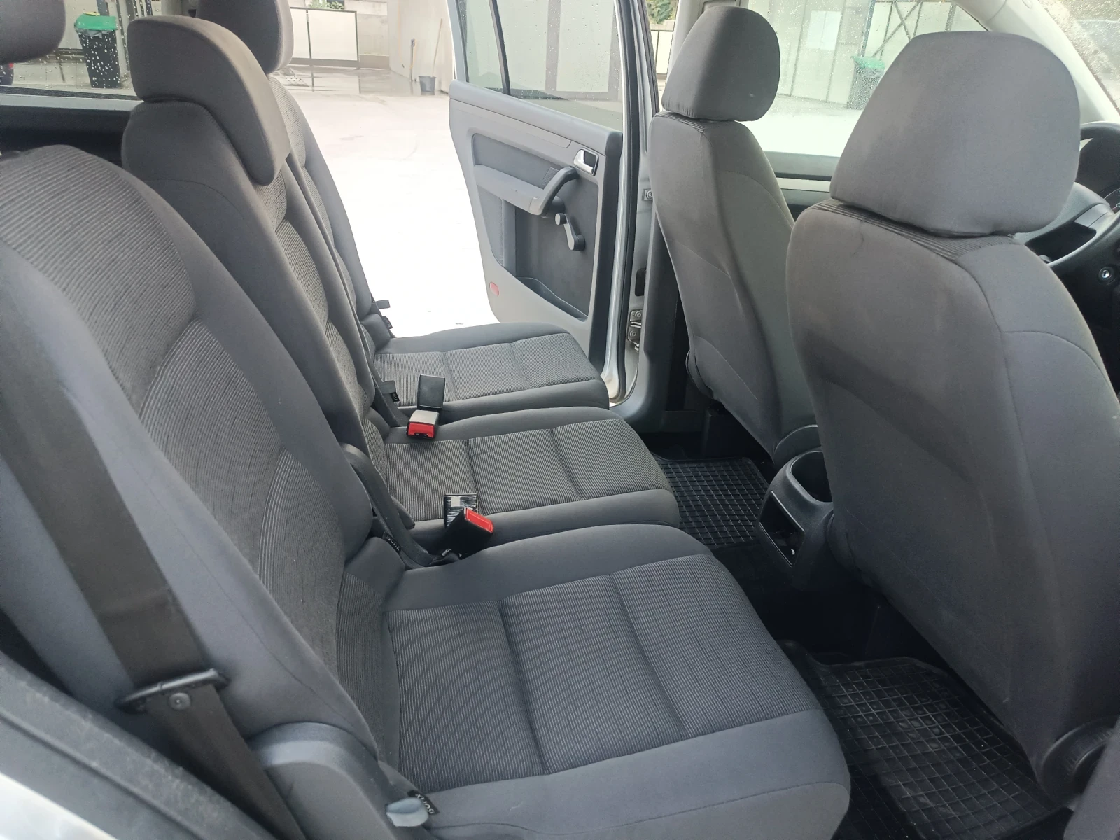 VW Touran 1.9 TDi 6 скорости Bluenotion 7 местен BLS - изображение 9