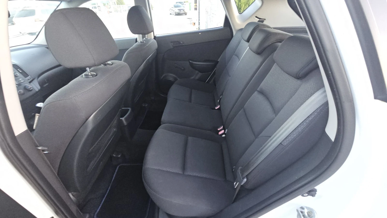 Hyundai I30 1.6CRDI.160000км.ТОПсъстояние | Mobile.bg — изображение 10
