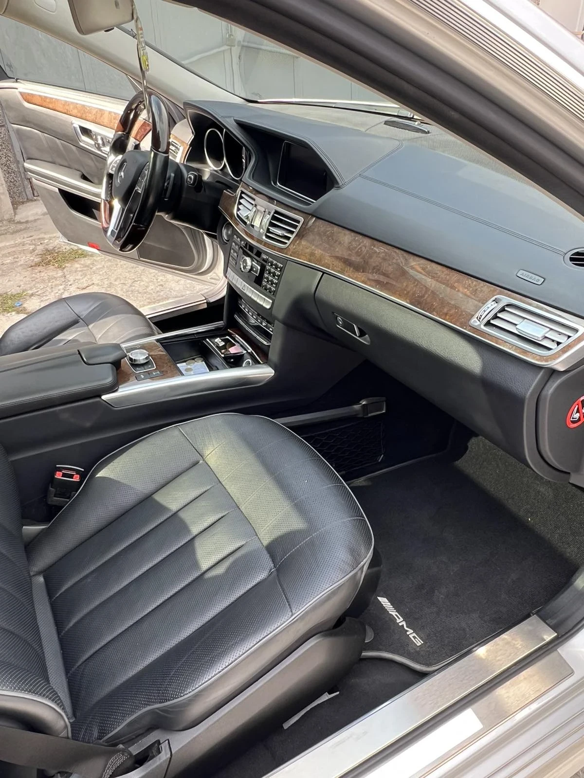 Mercedes-Benz E 500 4matic , снимка 3 - Автомобили и джипове - 54206808