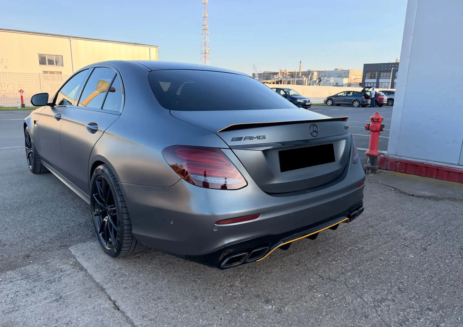 Mercedes-Benz E 63 AMG 4Matic+ , снимка 4 - Автомобили и джипове - 54385650