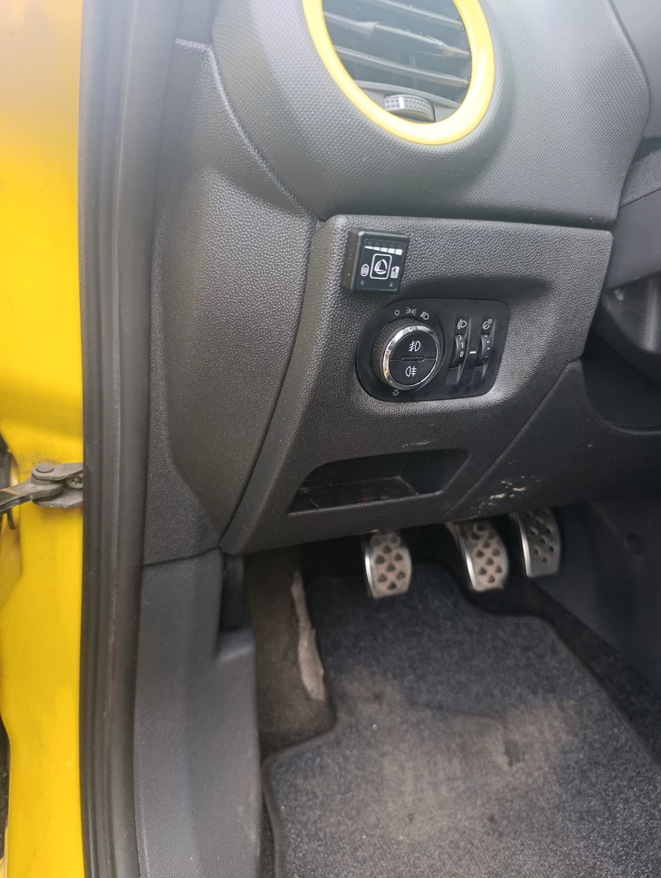 Opel Corsa, снимка 15 - Автомобили и джипове - 55754942