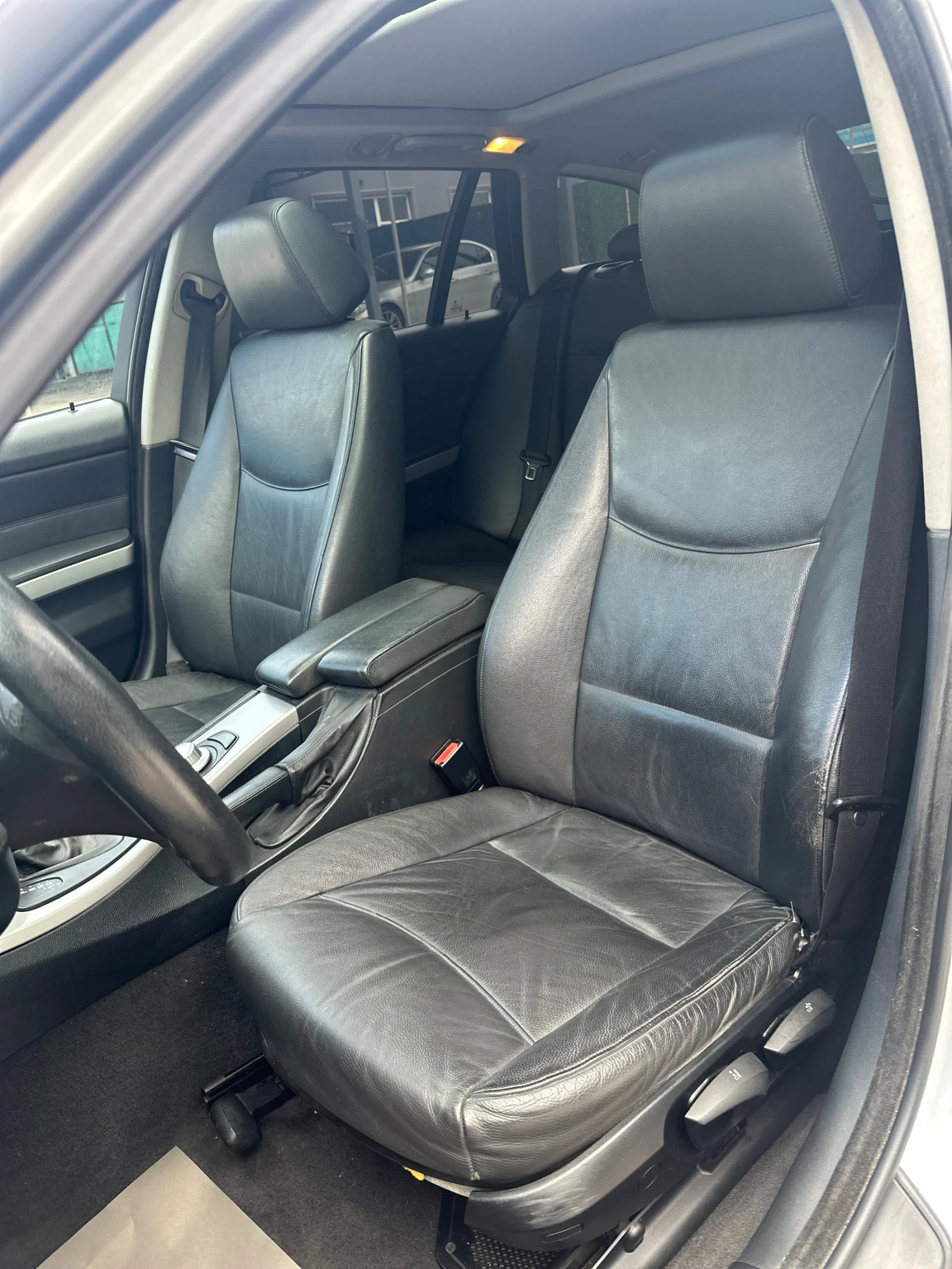 BMW 320 НАВИГАЦИЯ/ПОДГРЕВ/АВТОМАТИК, снимка 8 - Автомобили и джипове - 54683312