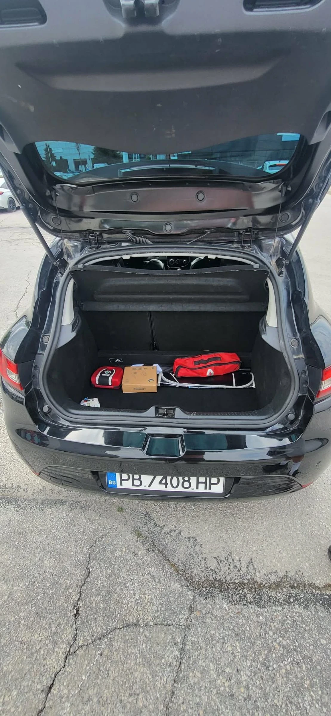 Renault Clio 1.5 dCi, снимка 4 - Автомобили и джипове - 55076407