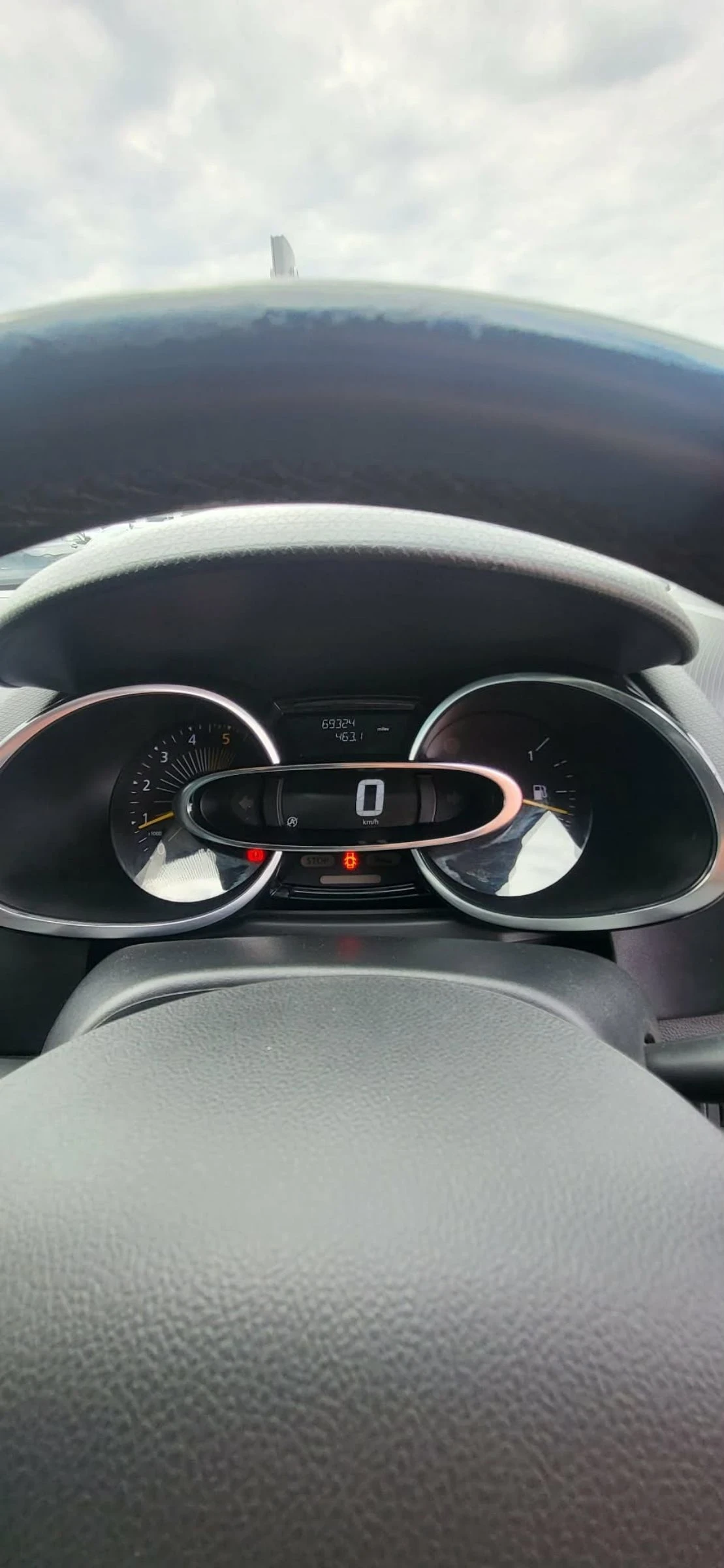 Renault Clio 1.5 dCi, снимка 8 - Автомобили и джипове - 55076407