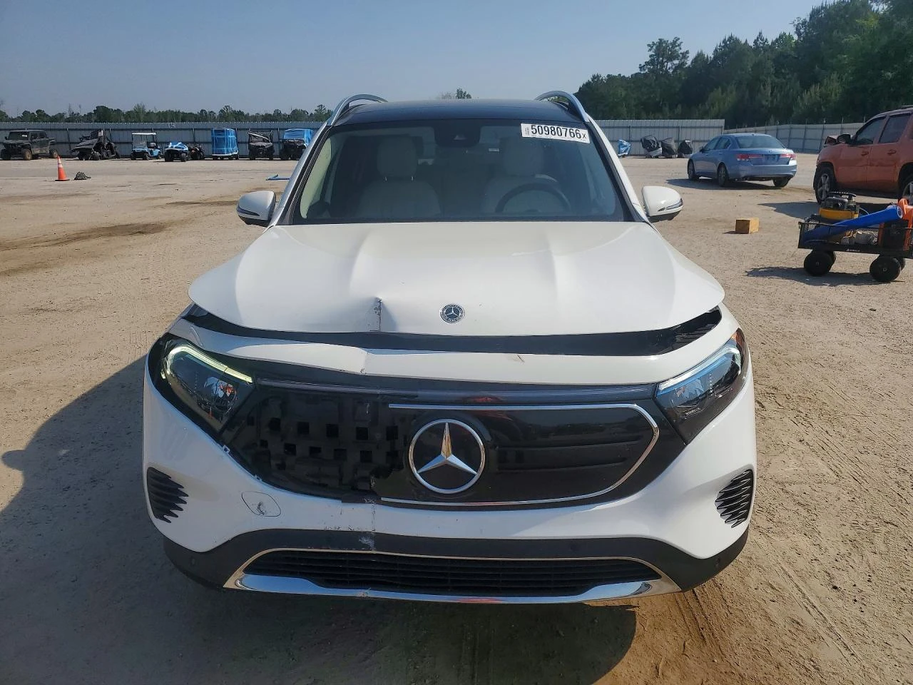 Mercedes-Benz EQB 4MATIC* РЕАЛНИ КМ!, снимка 4 - Автомобили и джипове - 54896676