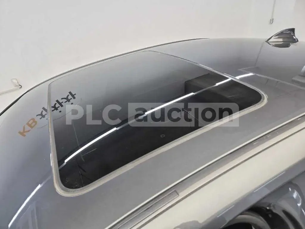 BMW 320 ПОДГРЕВИ * ПАНО * KEYLESS * АВТОКРЕДИТ , снимка 13 - Автомобили и джипове - 54996683