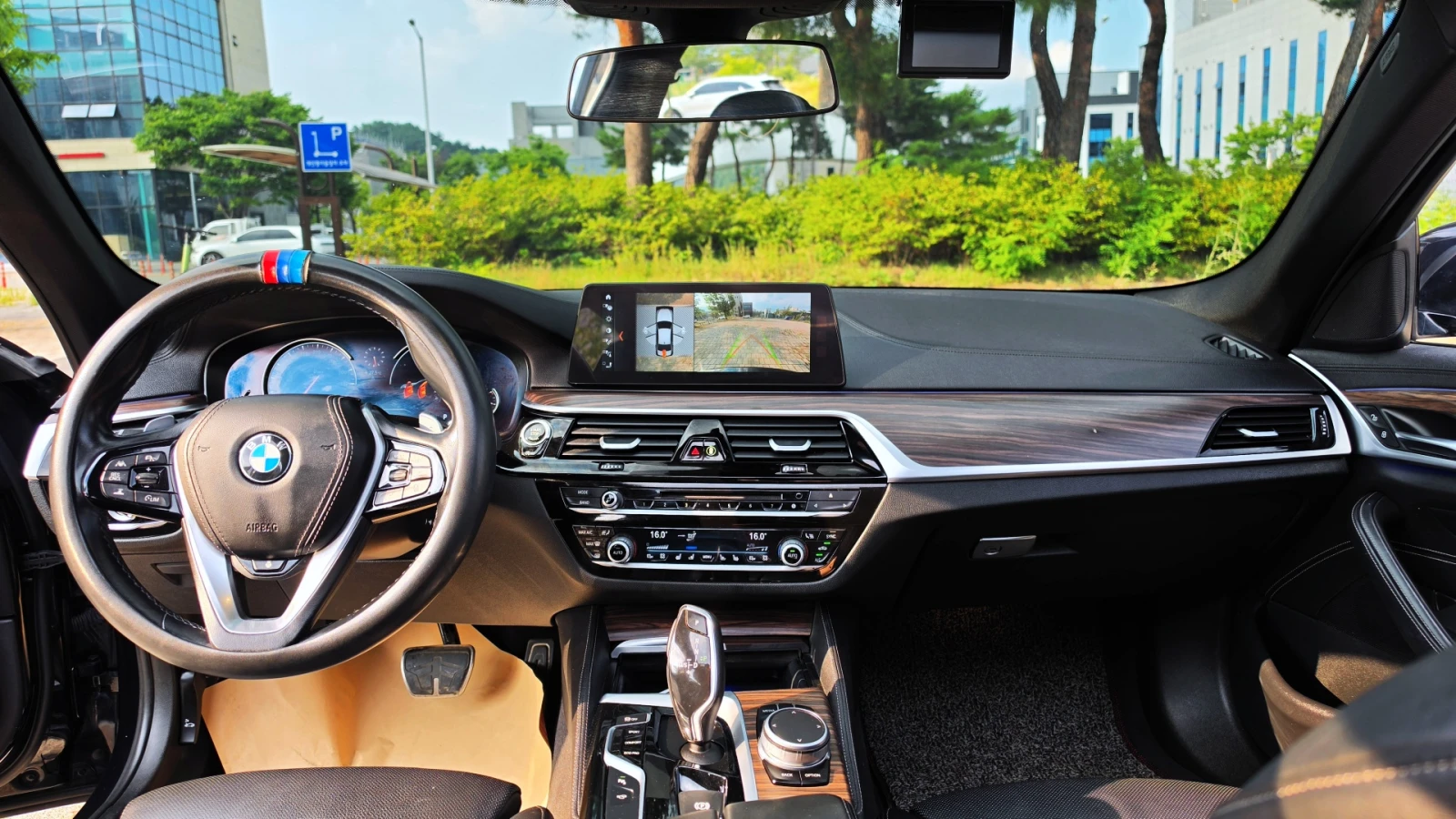 BMW 530 M-PK* DIS* HUD* ОБДУХ* 360* КРАЙНА ЦЕНА, снимка 7 - Автомобили и джипове - 55153639