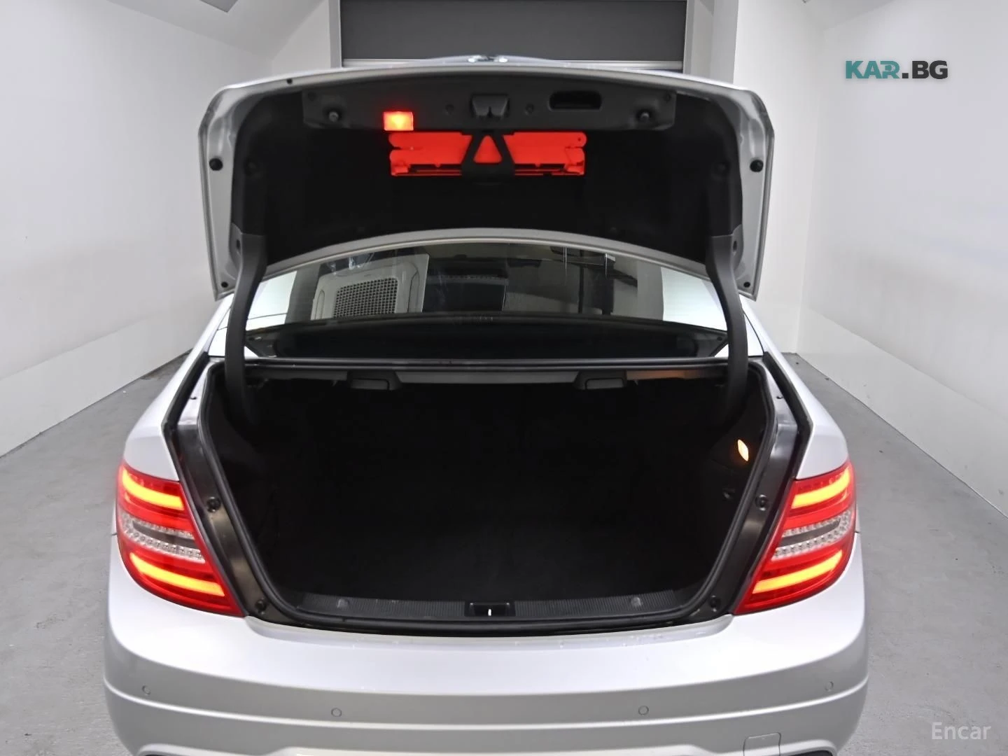 Mercedes-Benz C 220 CDI 4MATIC Edition C* КОЖА* ПАНО* ПОДГРЕВ* НАВИ, снимка 17 - Автомобили и джипове - 55313279