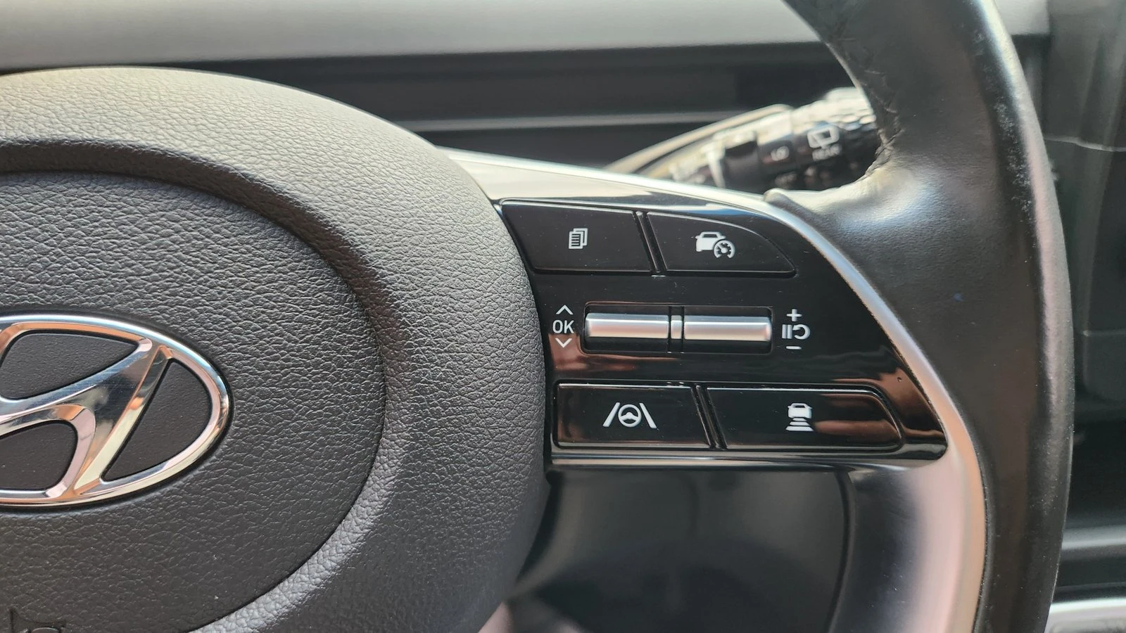 Hyundai Staria Modern* BLIND SPOT* ПОДГРЕВ ВОЛАН* КРАЙНА ЦЕНА, снимка 10 - Автомобили и джипове - 55348382