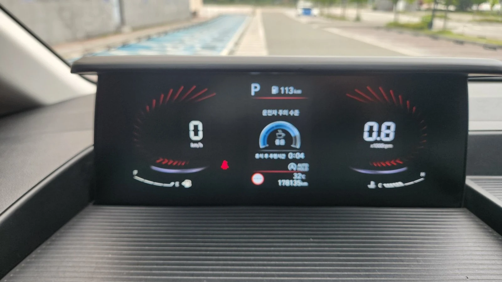 Hyundai Staria Modern* BLIND SPOT* ПОДГРЕВ ВОЛАН* КРАЙНА ЦЕНА, снимка 8 - Автомобили и джипове - 55348382
