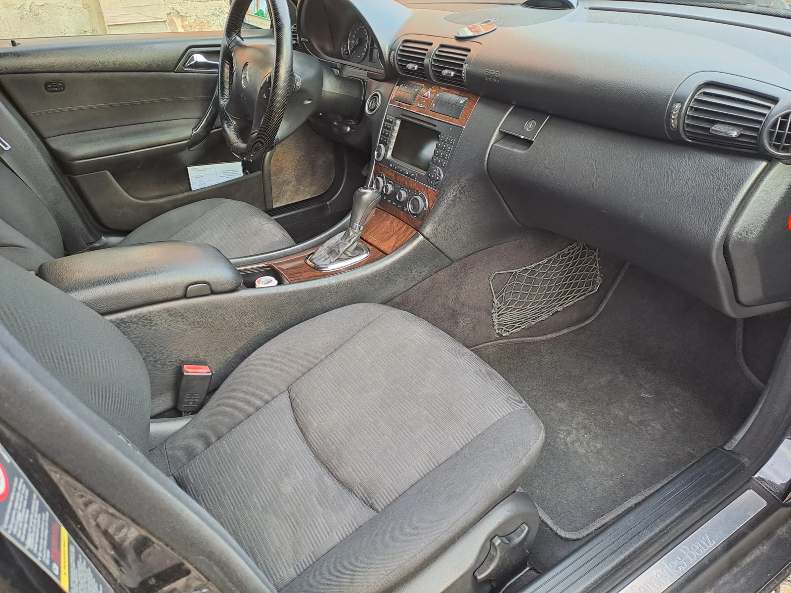 Mercedes-Benz C 220, снимка 4 - Автомобили и джипове - 55364314