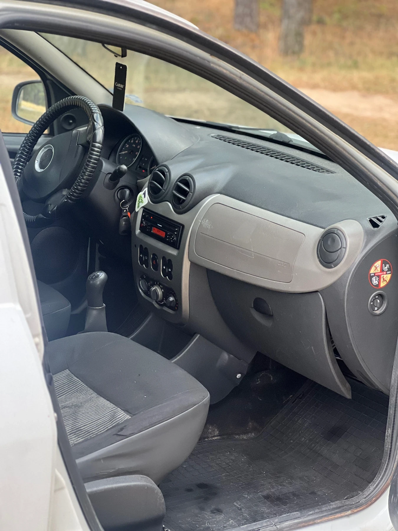 Dacia Sandero 1.4i* КЛИМА* , снимка 10 - Автомобили и джипове - 55396883