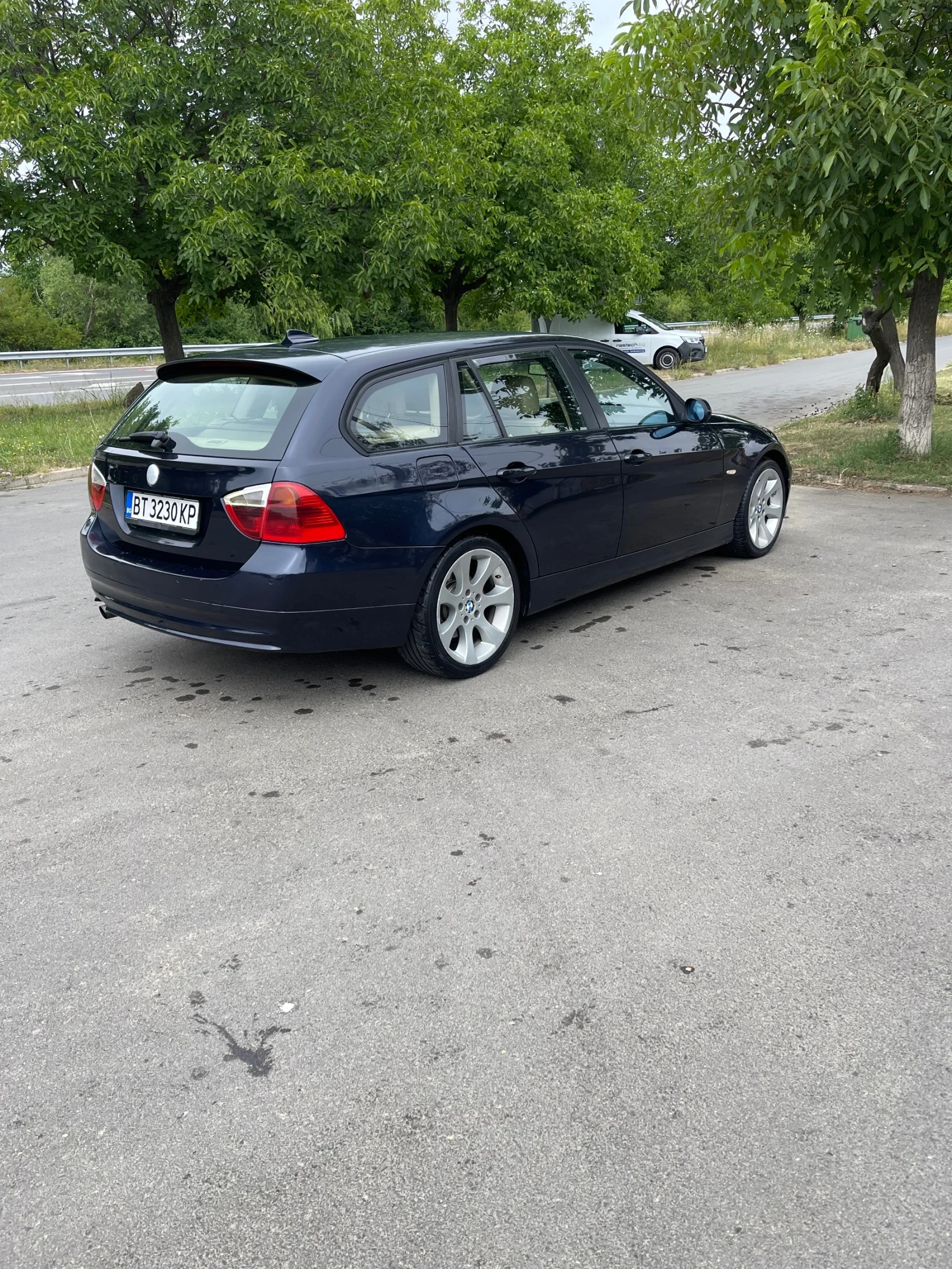 BMW 320 2.0, снимка 3 - Автомобили и джипове - 55429978