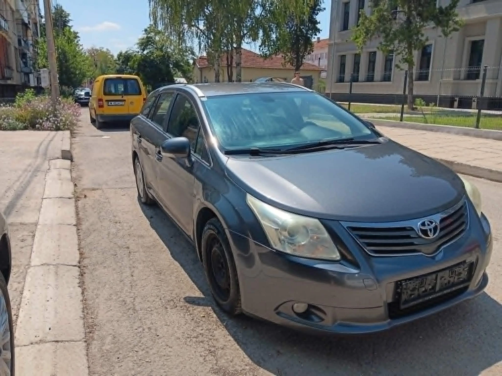 Toyota Avensis 2.0D, снимка 2 - Автомобили и джипове - 55616140