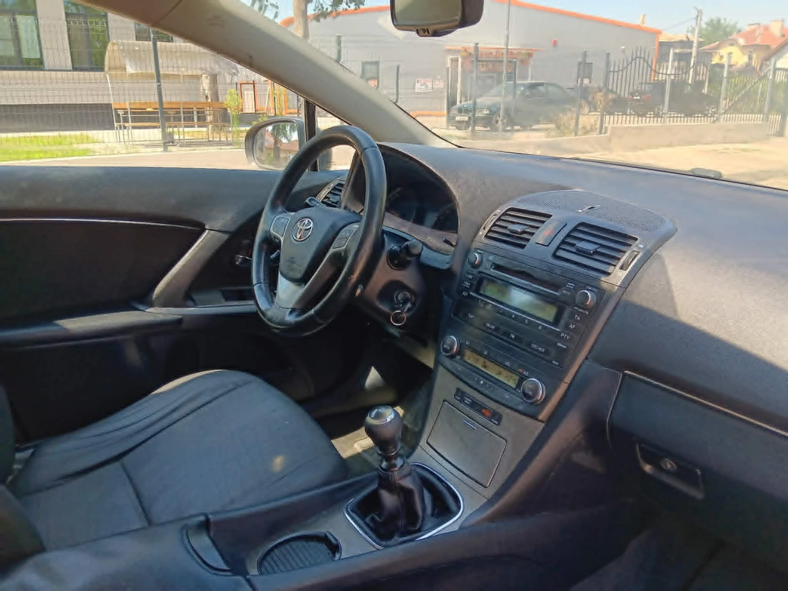 Toyota Avensis 2.0D, снимка 5 - Автомобили и джипове - 55616140