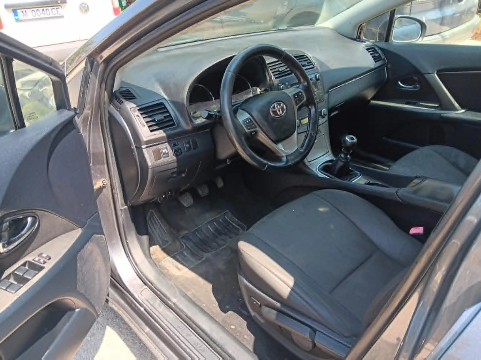 Toyota Avensis 2.0D, снимка 8 - Автомобили и джипове - 55616140
