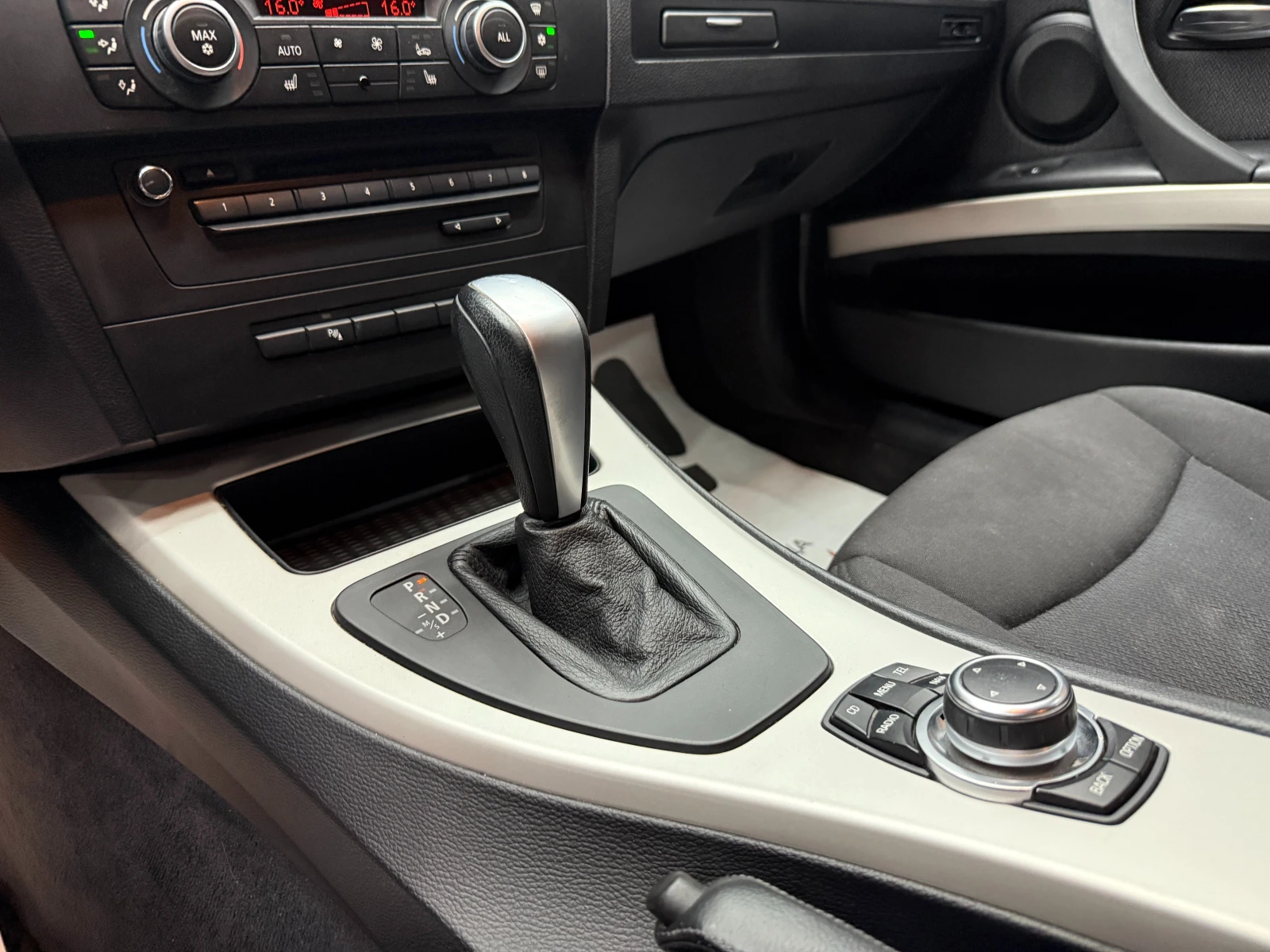BMW 320 2.0d 184 к.с., снимка 10 - Автомобили и джипове - 55693350
