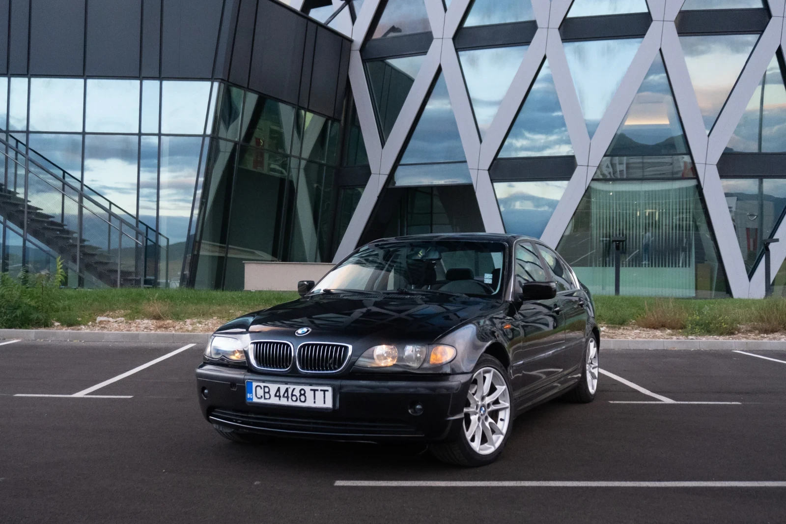 BMW 320, снимка 3 - Автомобили и джипове - 56331200