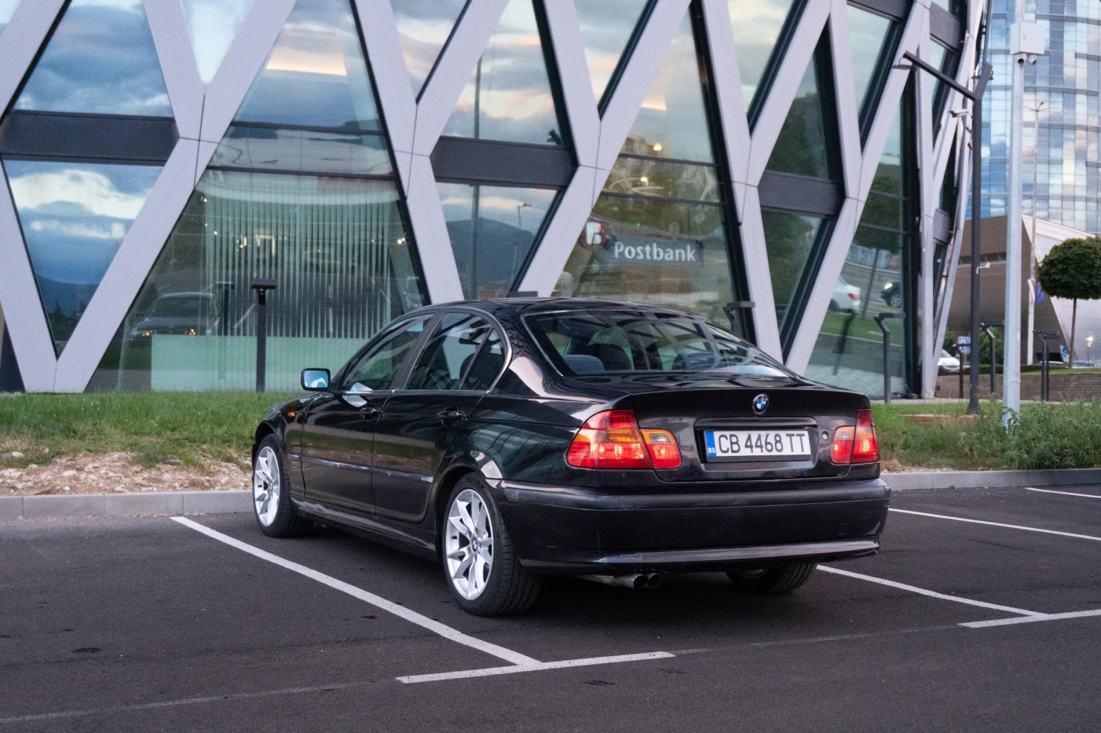 BMW 320, снимка 6 - Автомобили и джипове - 56331200