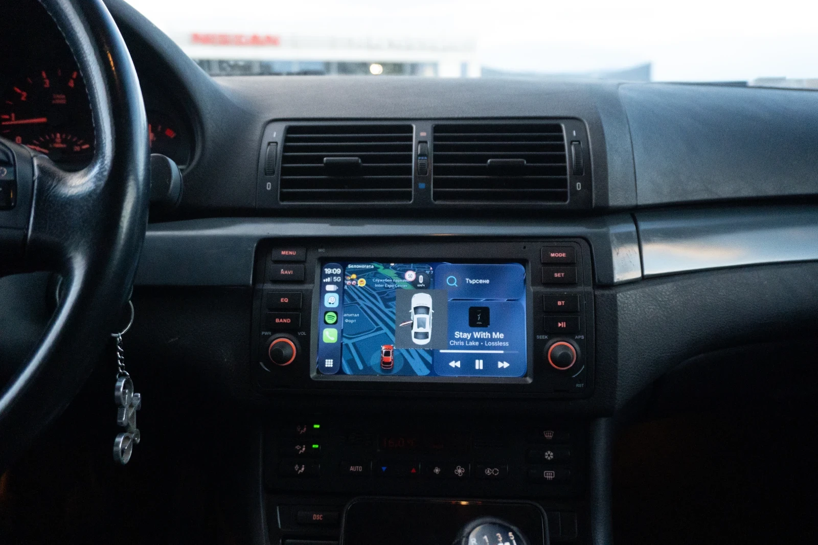 BMW 320, снимка 12 - Автомобили и джипове - 56331200