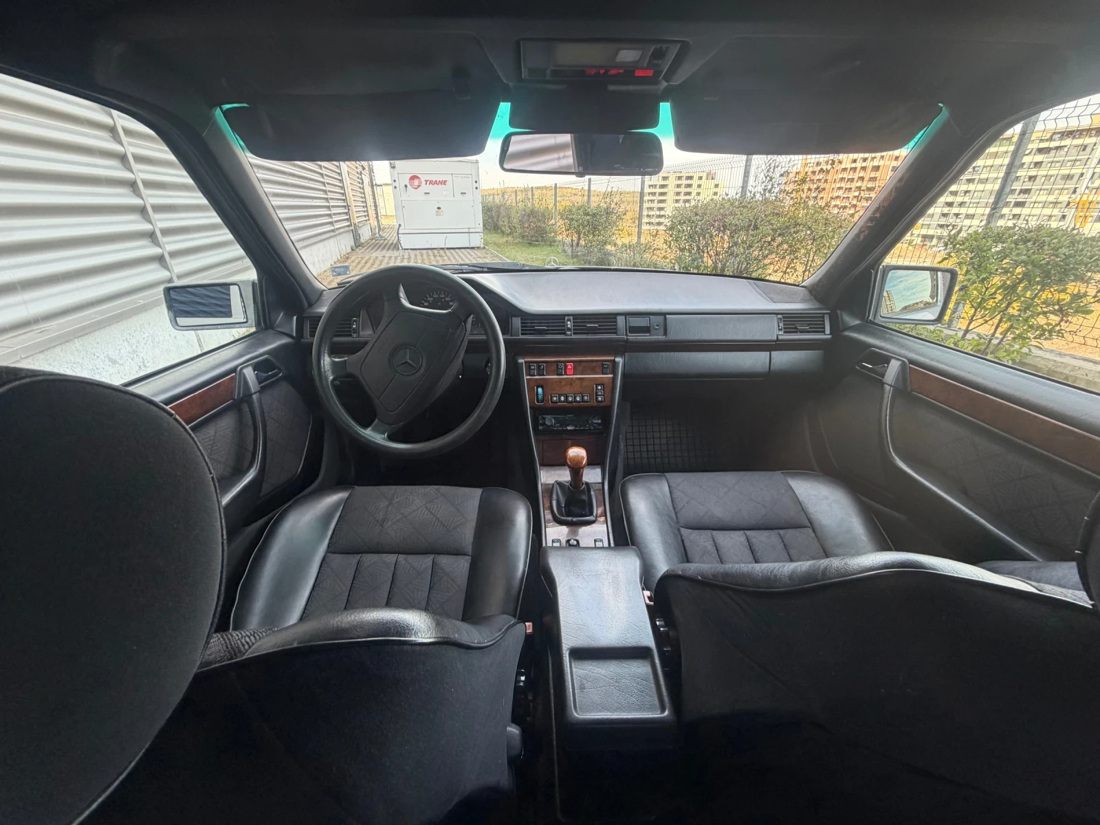 Mercedes-Benz 124 Е200, снимка 9 - Автомобили и джипове - 56376374