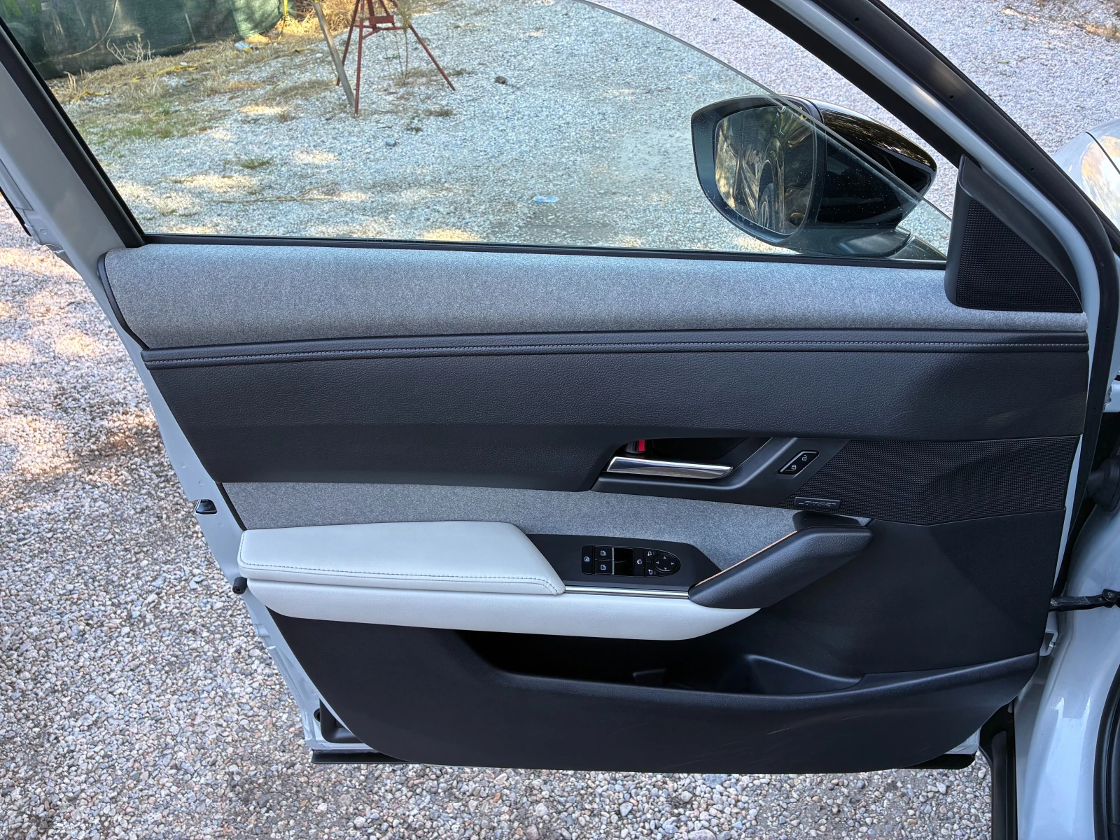 Mazda MX-30, снимка 9 - Автомобили и джипове - 56642868