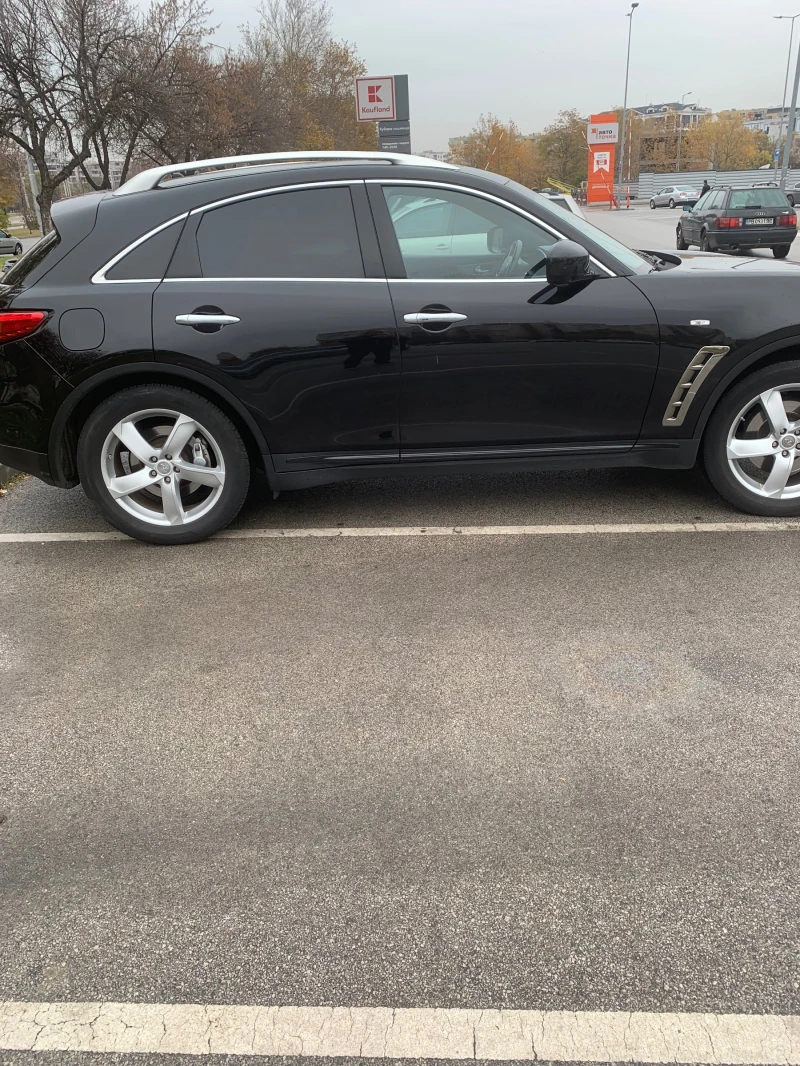 Infiniti QX70, снимка 1 - Автомобили и джипове - 48916352